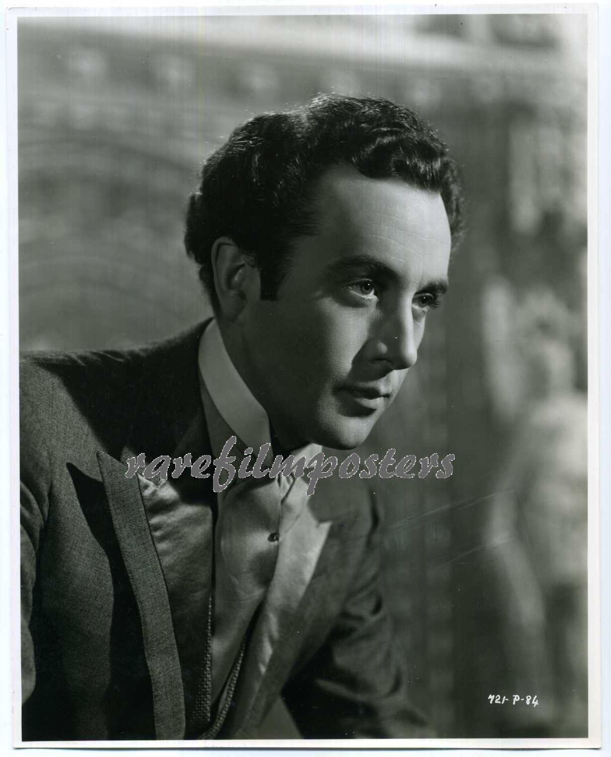 KIND HEARTS AND CORONETS