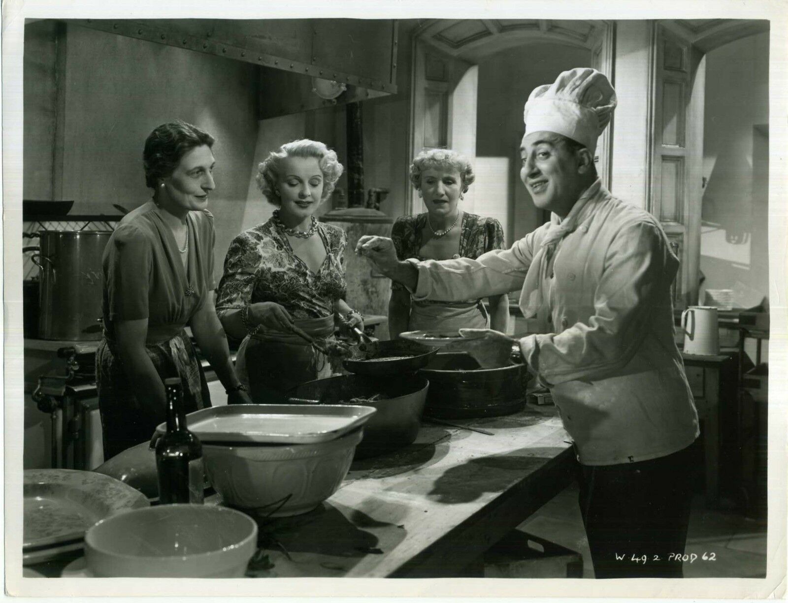 LAST HOLIDAY - Image 5